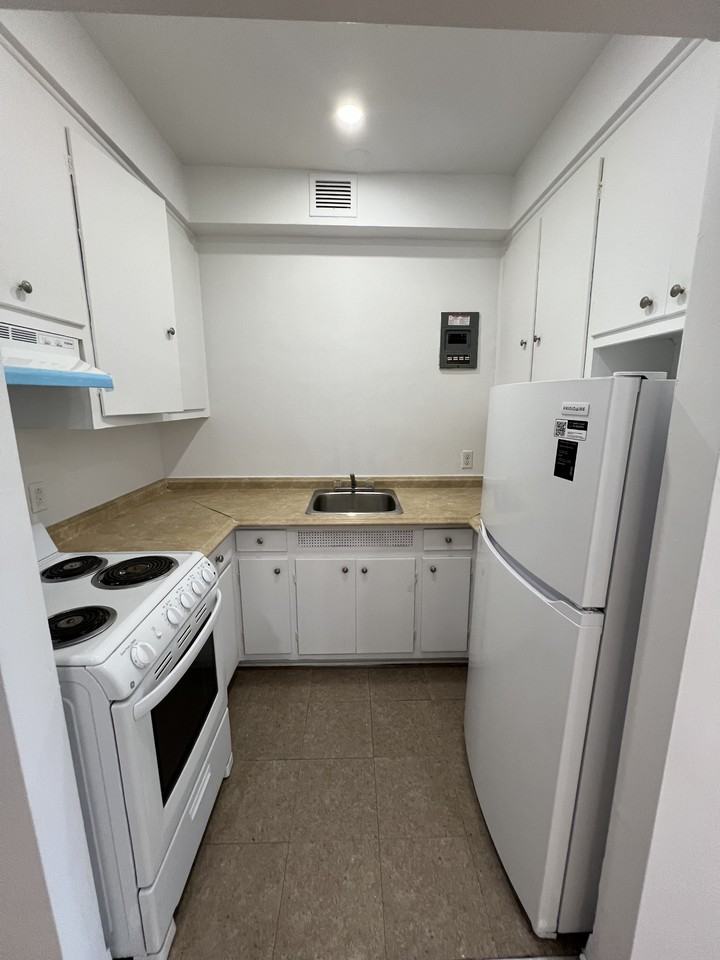 5475 Av Westminster — photo 1