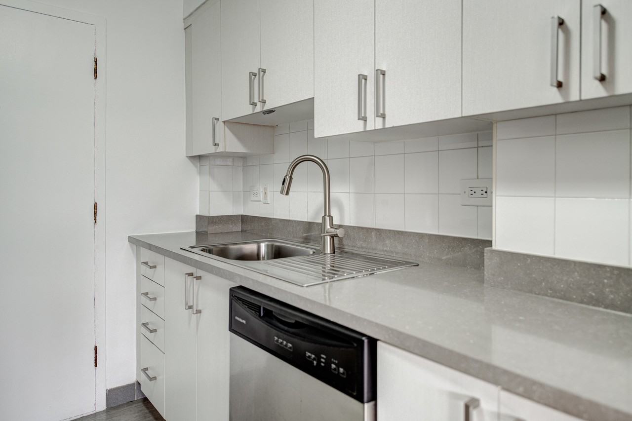 1260 Av Du Docteur-Penfield — photo 3
