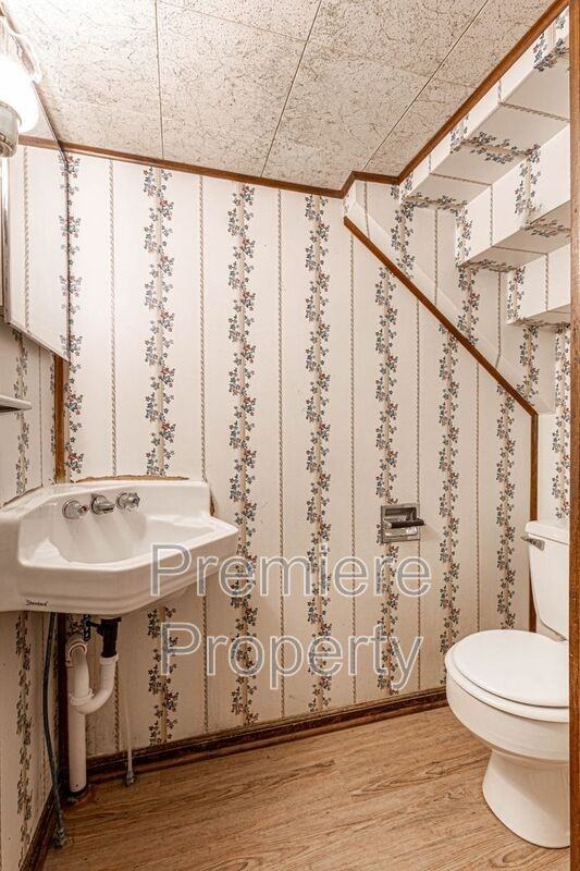 108 S Hardy Ave - Photo 3 of 12