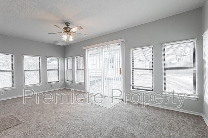 108 S Hardy Ave - Photo 7 of 12