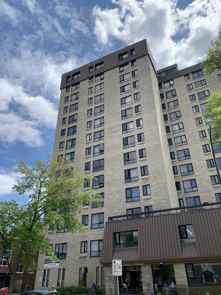 400 Stradbrook Street 55+ Apartments - Photo 3 of 6