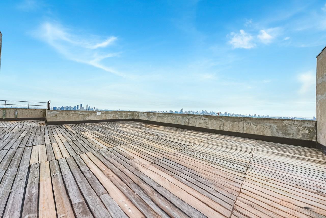 370 Ridelle Ave. - Photo 5 of 44