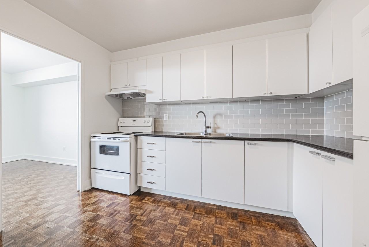 370 Ridelle Ave. - Photo 6 of 44