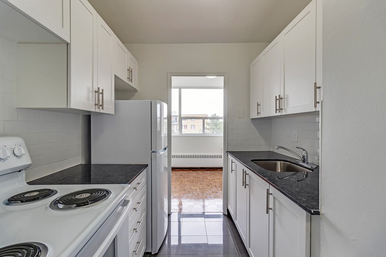 2900 Bathurst Street - Photo 3 of 21