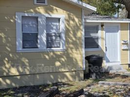 featured image of 2337 15th Ave S #FRONT