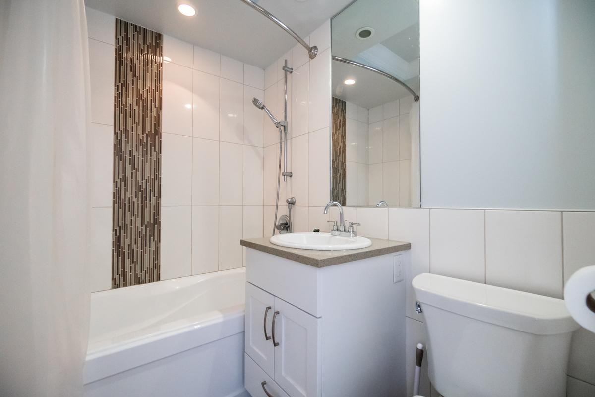 8616 Oak Street - Photo 4 of 8