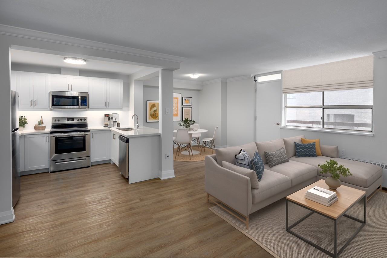 20 Elizabeth Street N - Photo 2 of 13