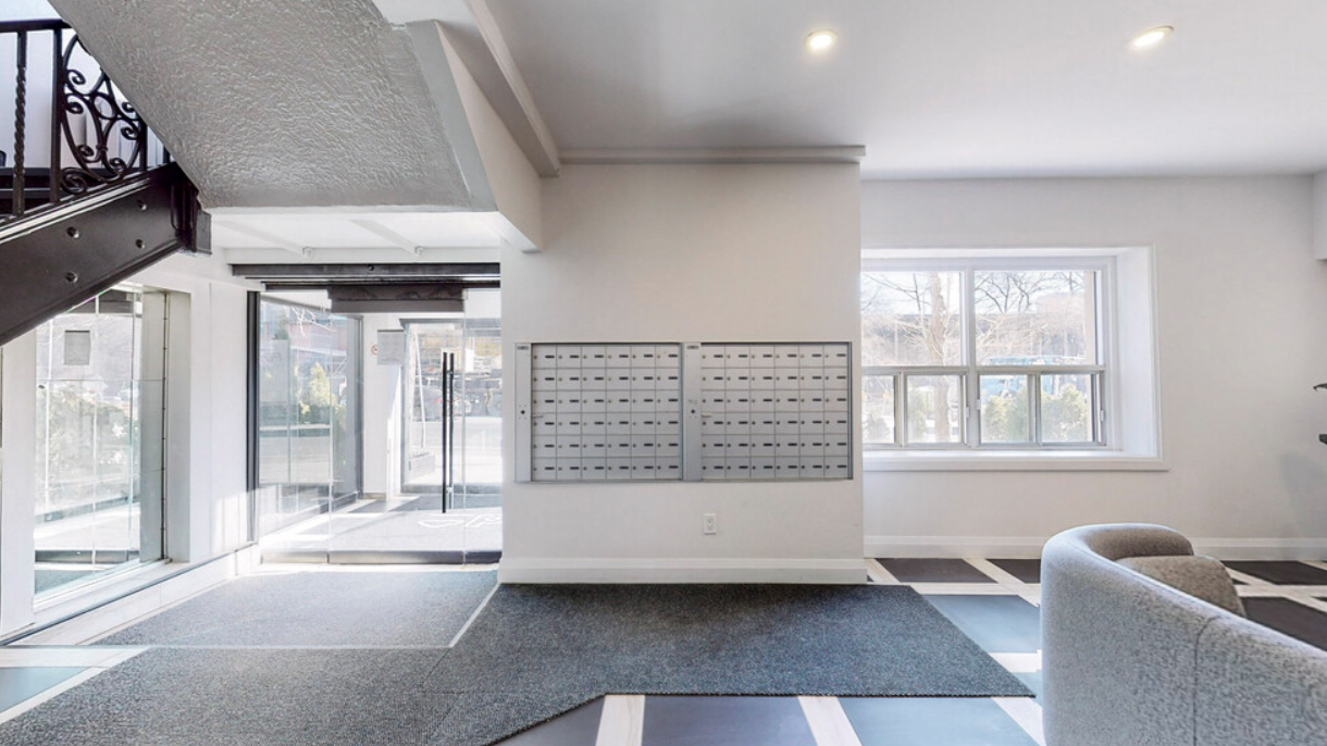 262 Jarvis Street - Photo 3 of 11