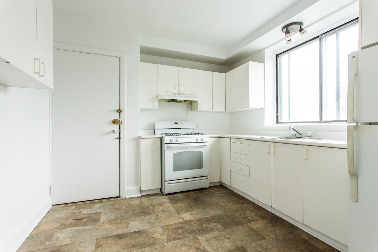 6001 Ch De La Côte-Saint-Luc — photo 2