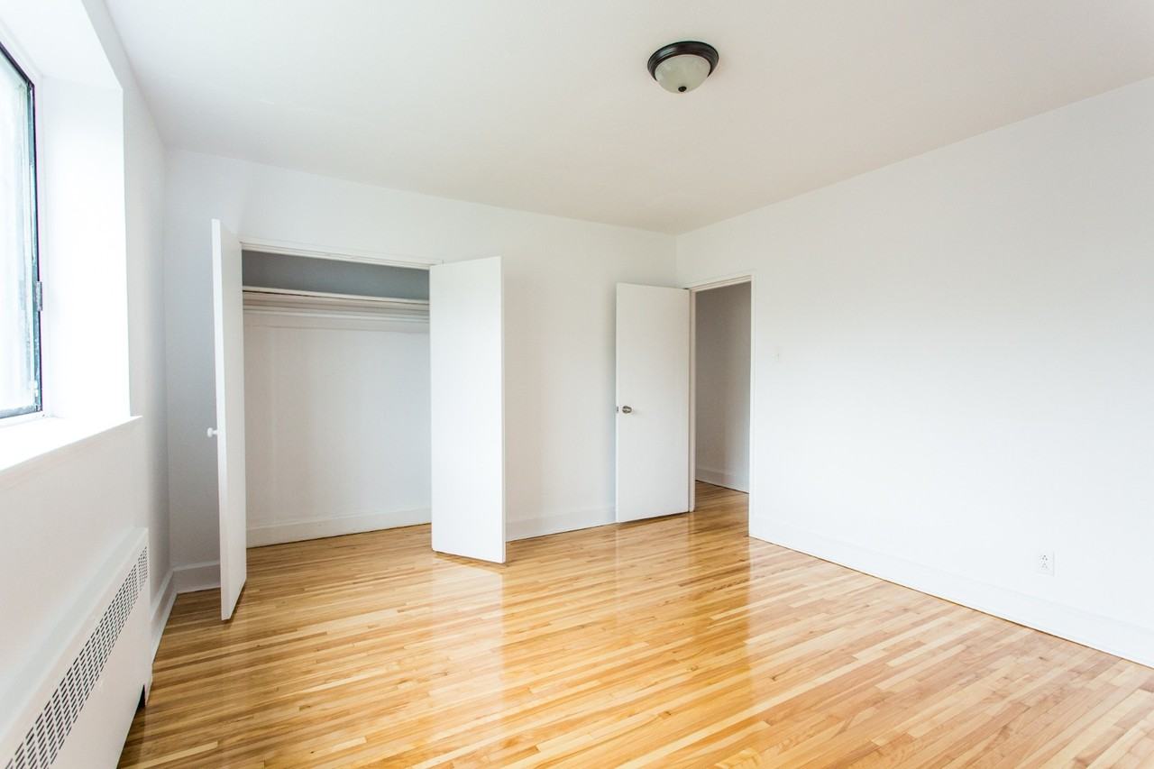 6001 Ch De La Côte-Saint-Luc — photo 3