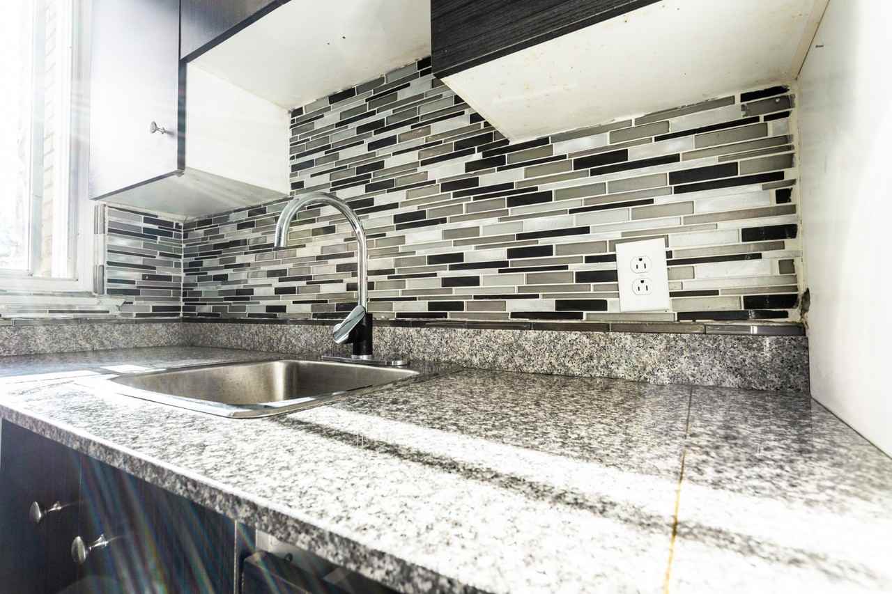 6001 Ch De La Côte-Saint-Luc — photo 3