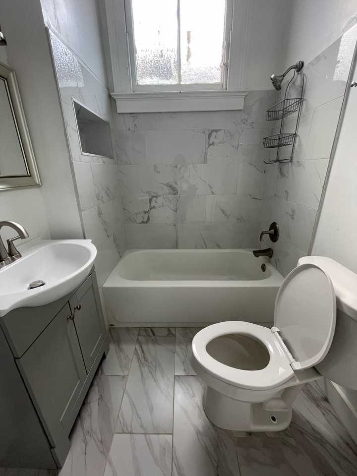 4020 Coliseum - Photo 7 of 11