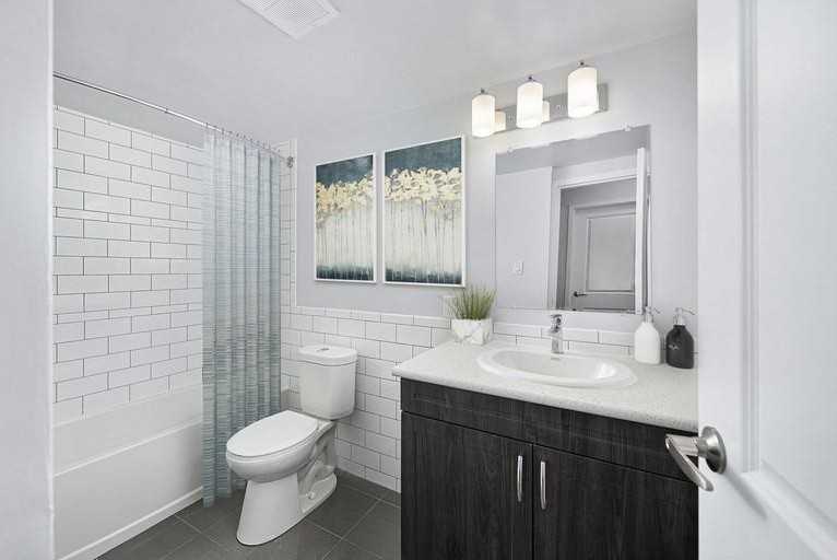 250 Roehampton Avenue - Photo 7 of 7