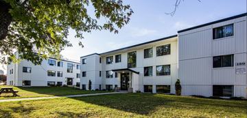 featured image of 74 Weber St S && 184 Allen St E