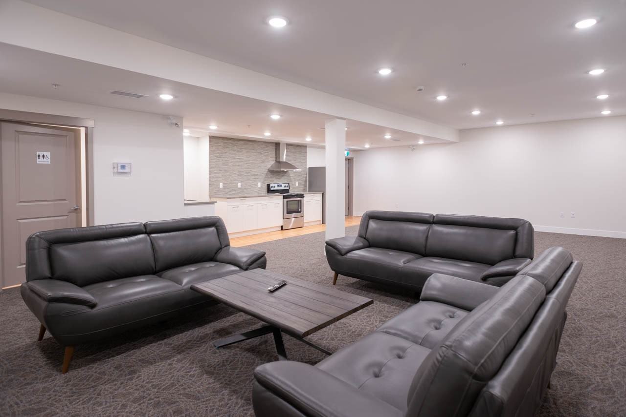 20188 53A Avenue - Photo 2 of 4