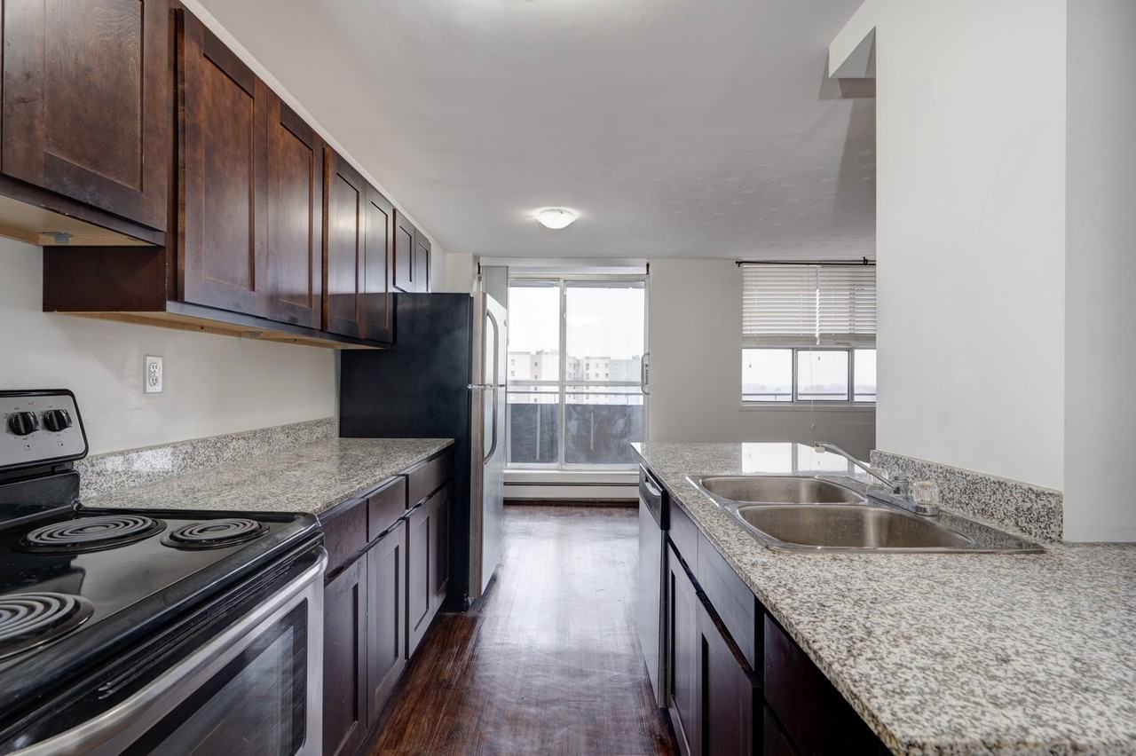 137 Church Street - Photo 4 of 27