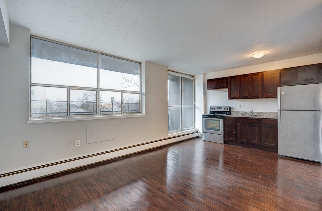 137 Church Street - Photo 5 of 27