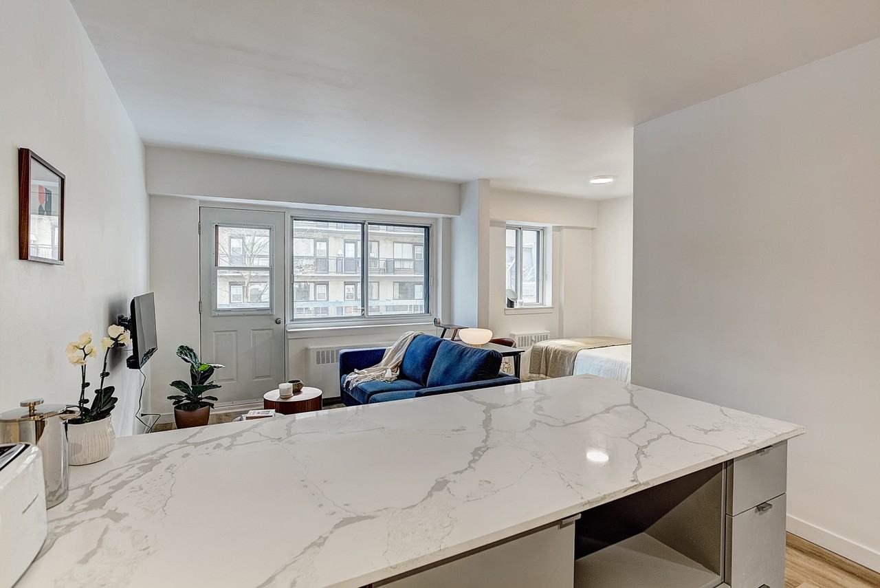 3445 Hutchison - Photo 4 of 50