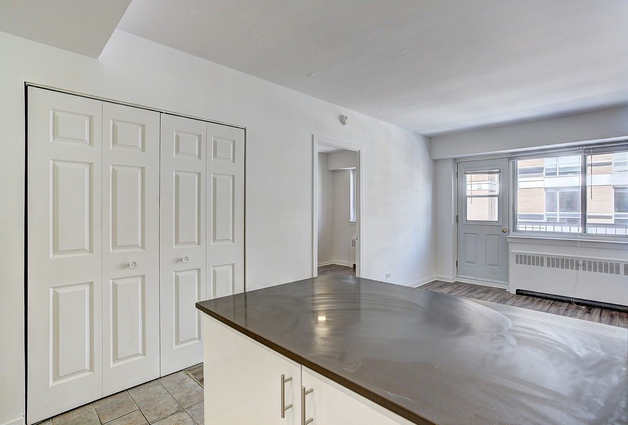 3445 Rue Hutchison — photo 1