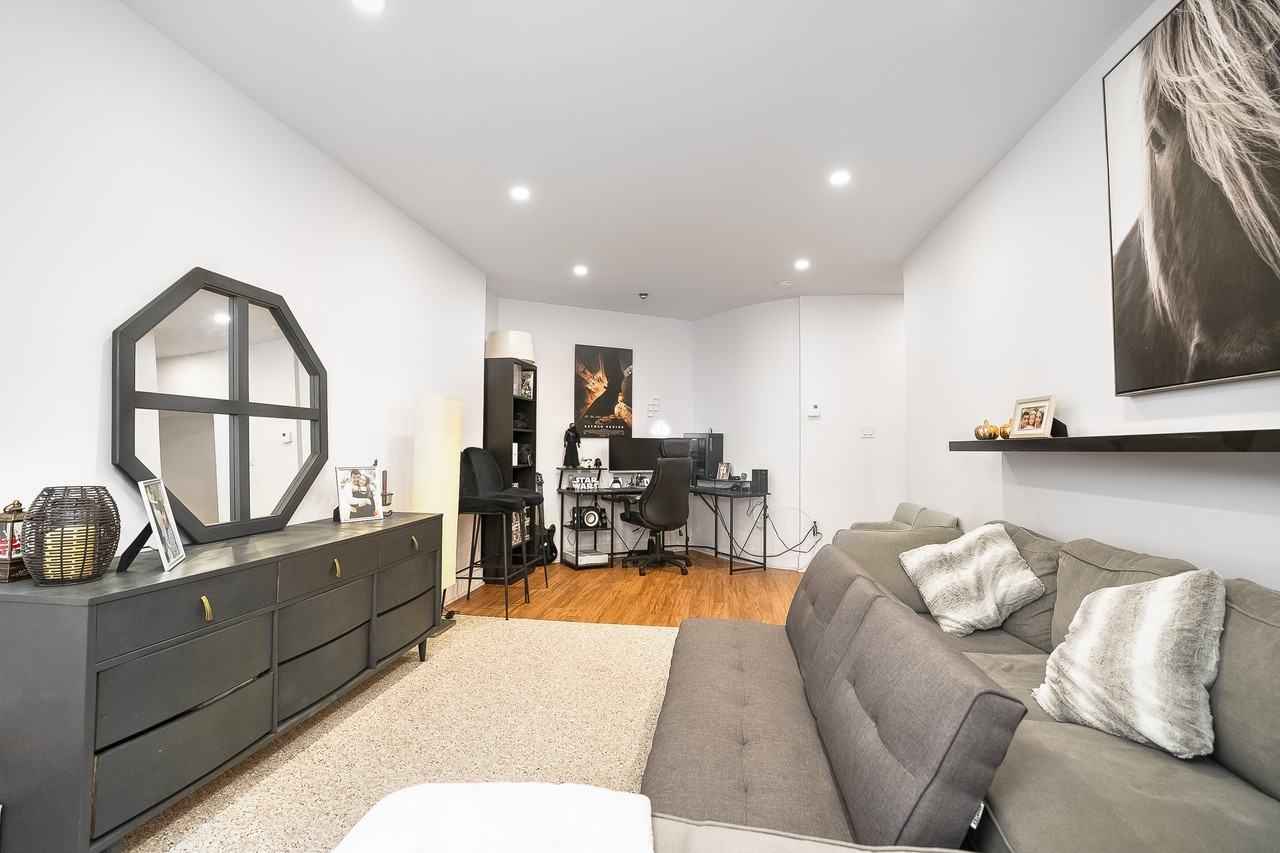 3440 Ridgewood - Photo 4 of 50