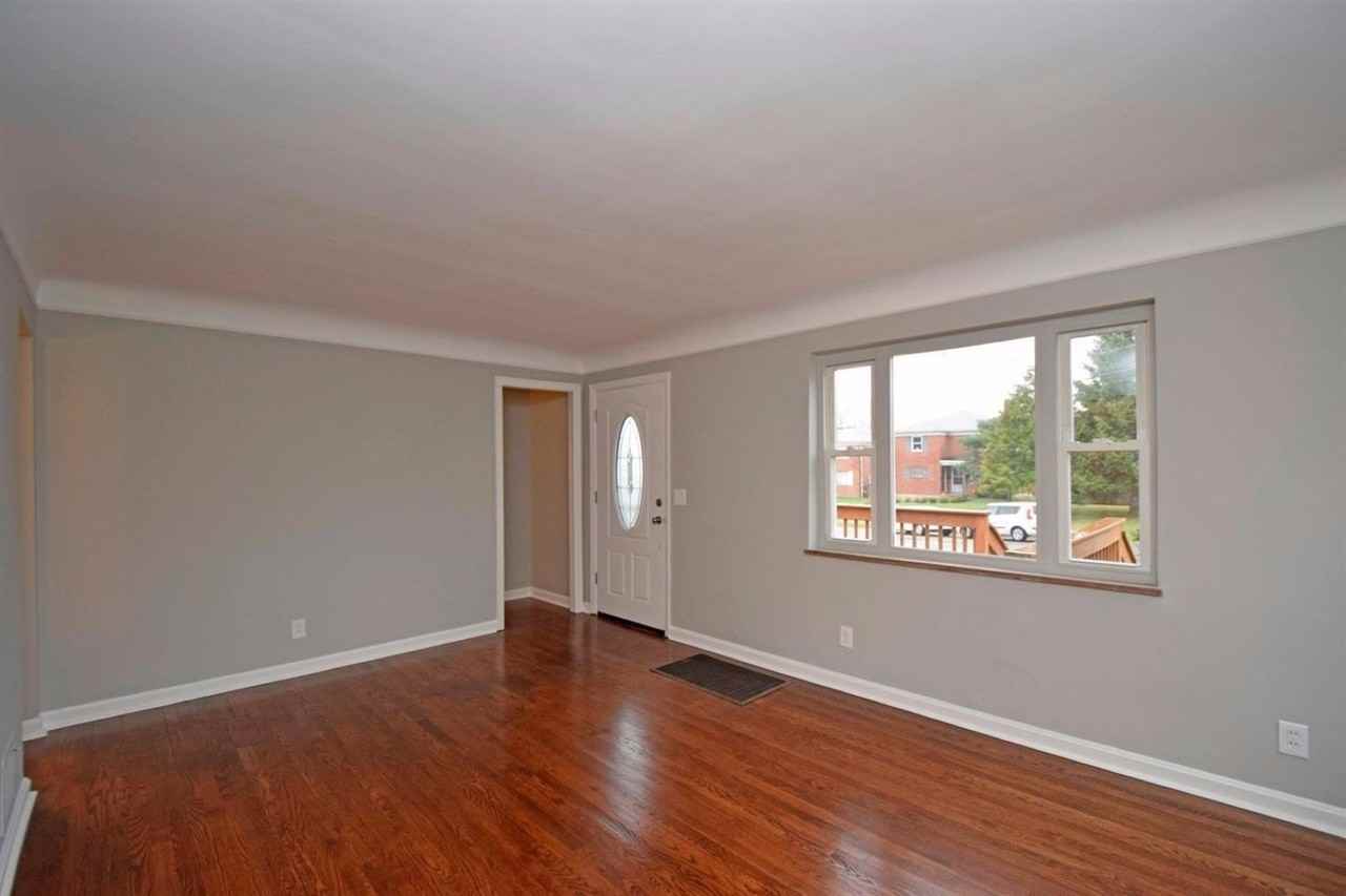 6242 Stover Ave - Photo 3 of 20