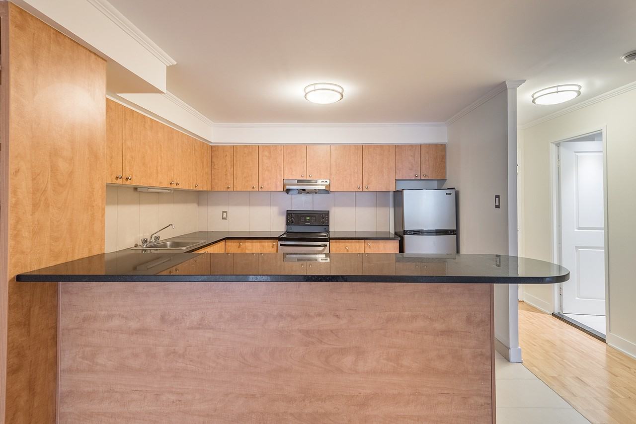 2100 Saint-Marc - Photo 2 of 50