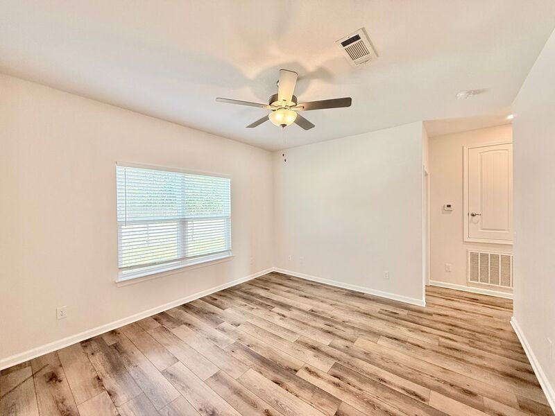 8923 Untreiner Ave - Photo 2 of 11