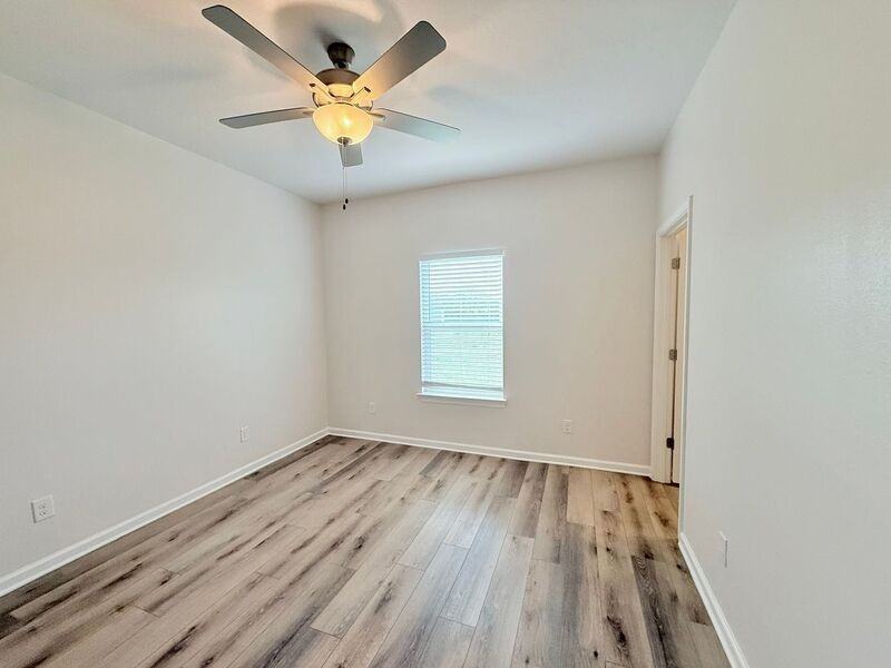 8923 Untreiner Ave - Photo 4 of 11