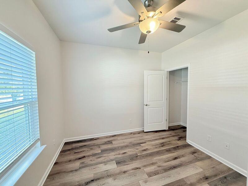 8923 Untreiner Ave - Photo 6 of 11