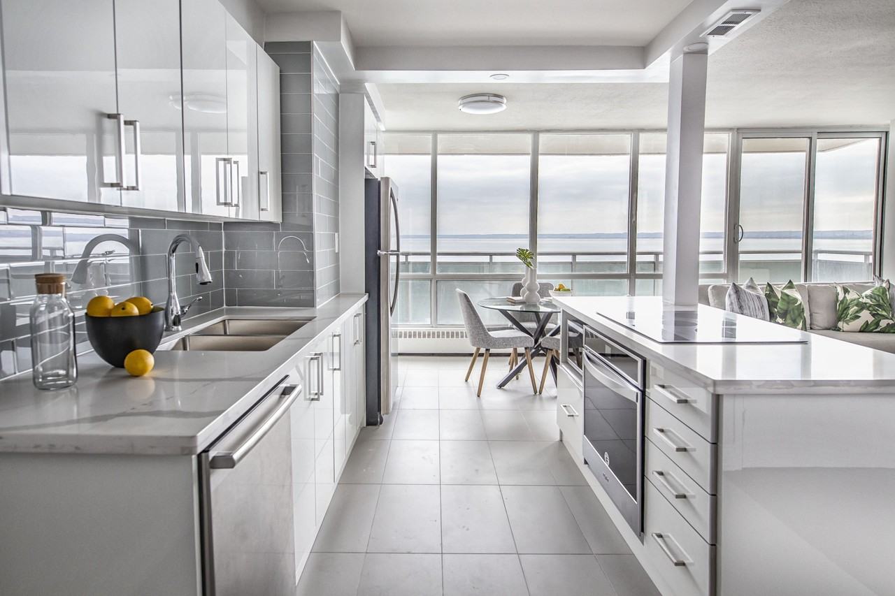 2160 Lakeshore Rd. - Photo 4 of 36