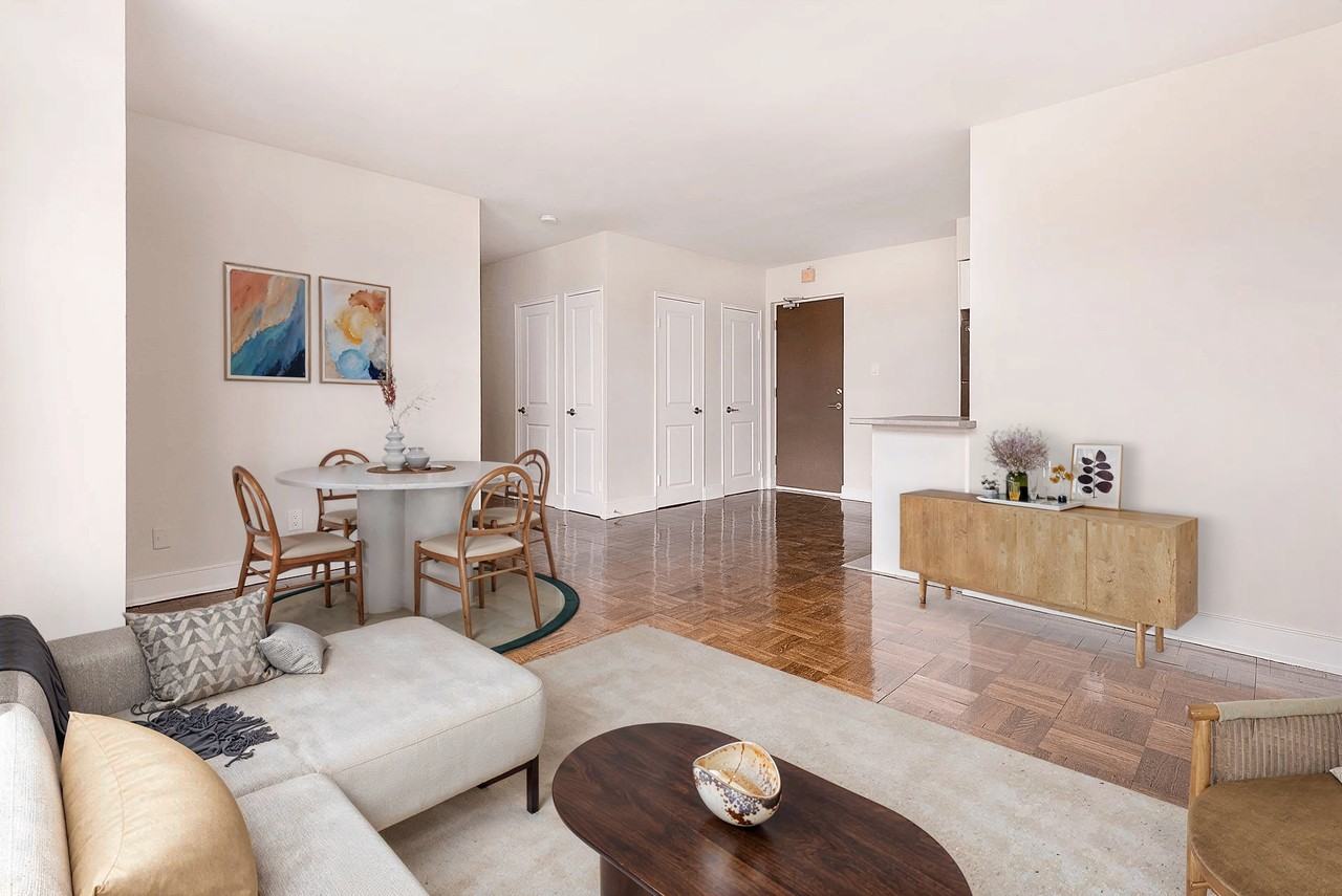 2181 Avenue Road - Photo 3 of 17