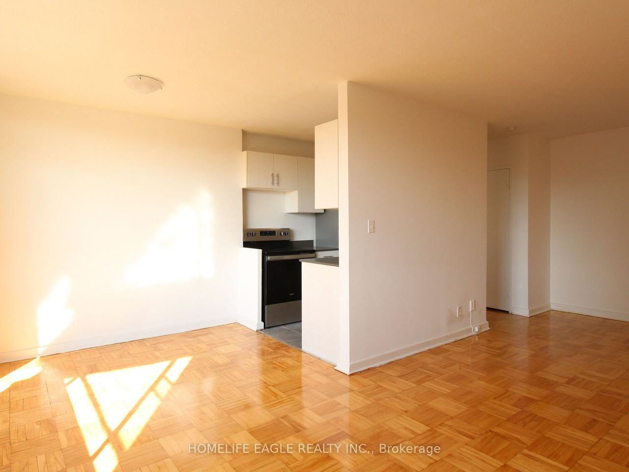 165 Cosburn Avenue, Toronto - Photo 7 of 20