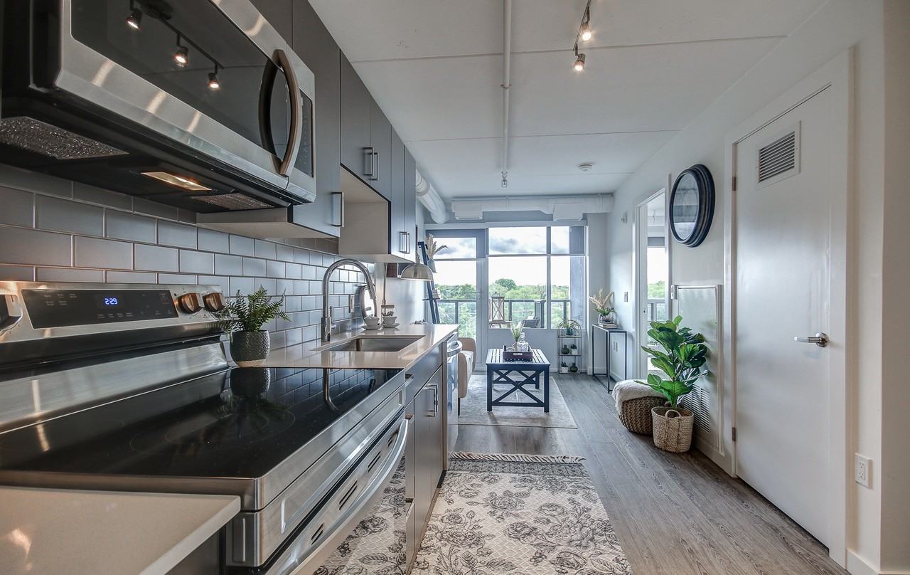 The Woodside, Highland Suites - Photo 2 of 19