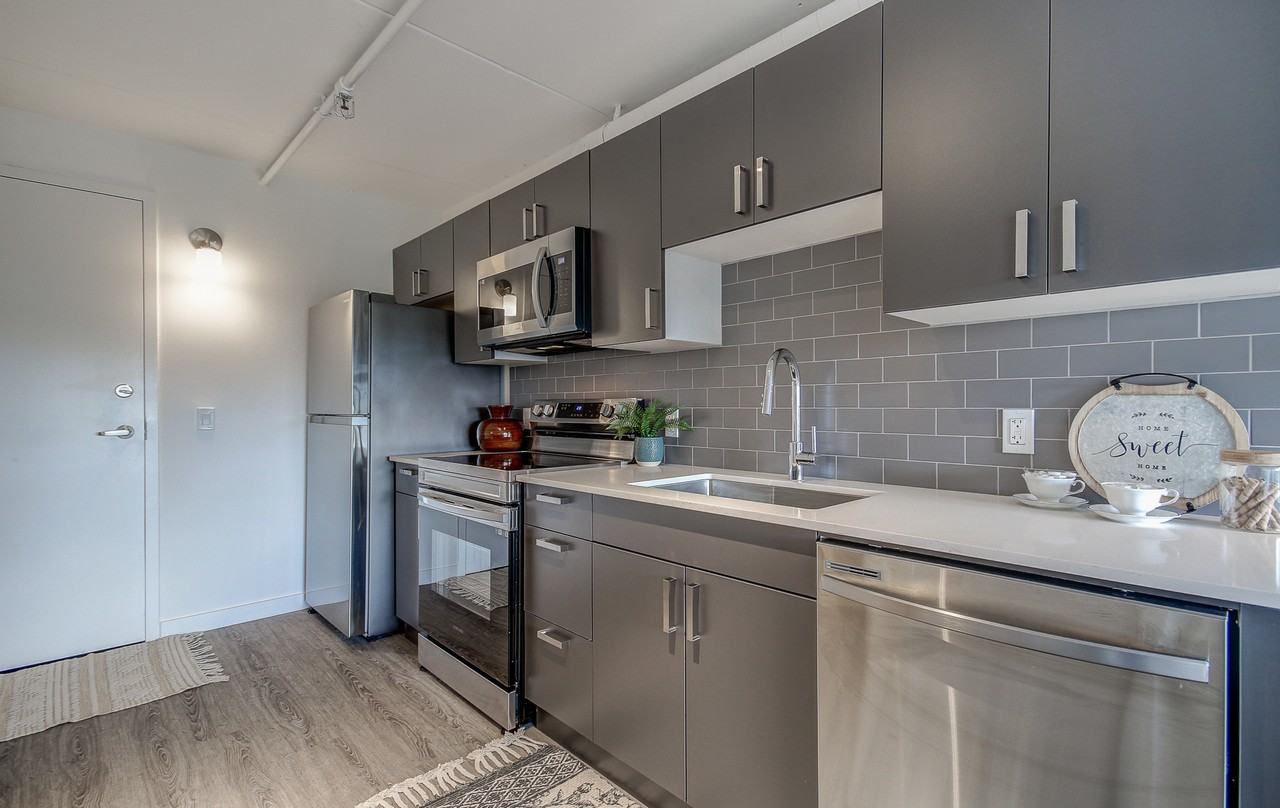 The Woodside, Highland Suites - Photo 4 of 19