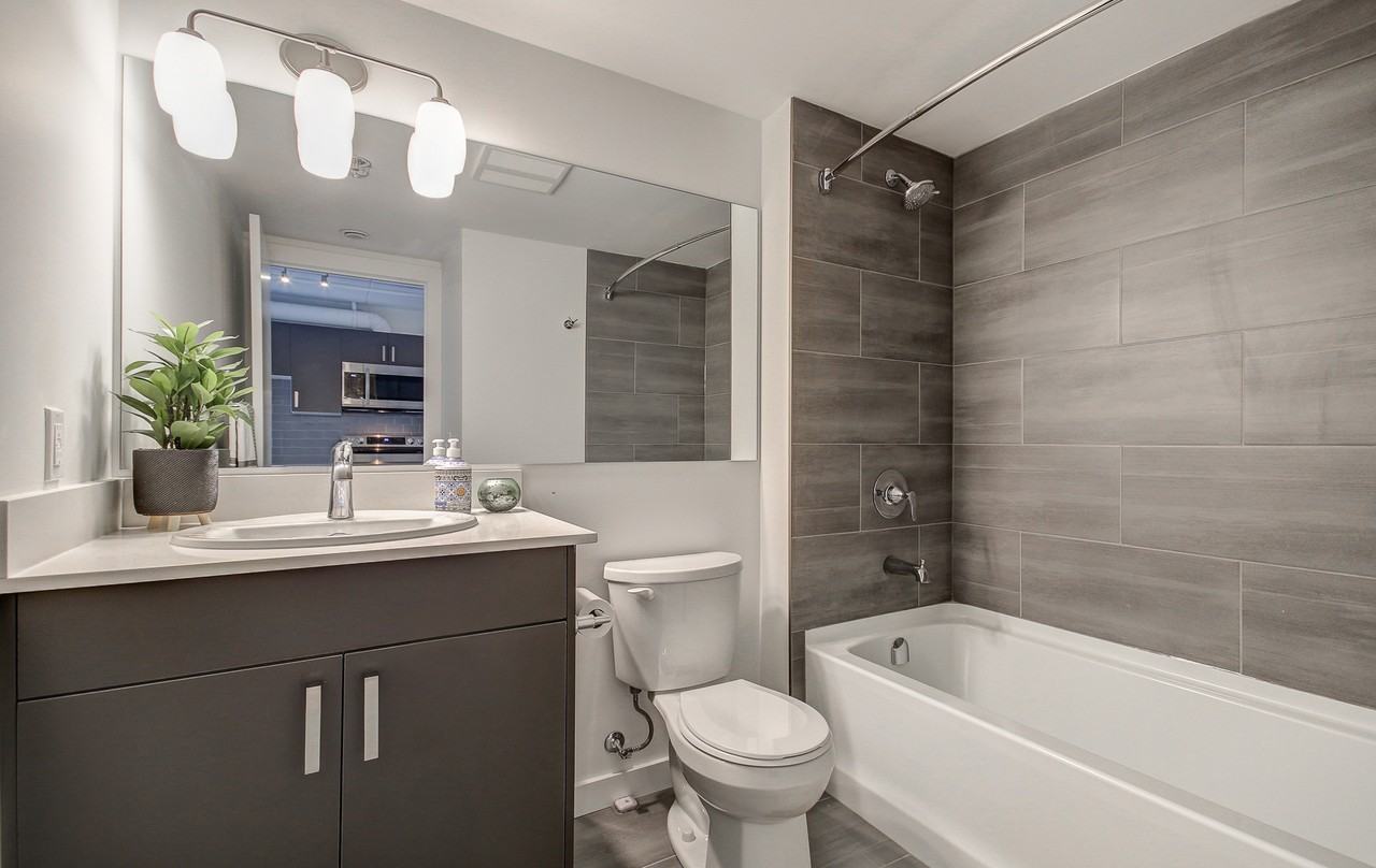 The Woodside, Highland Suites - Photo 6 of 19