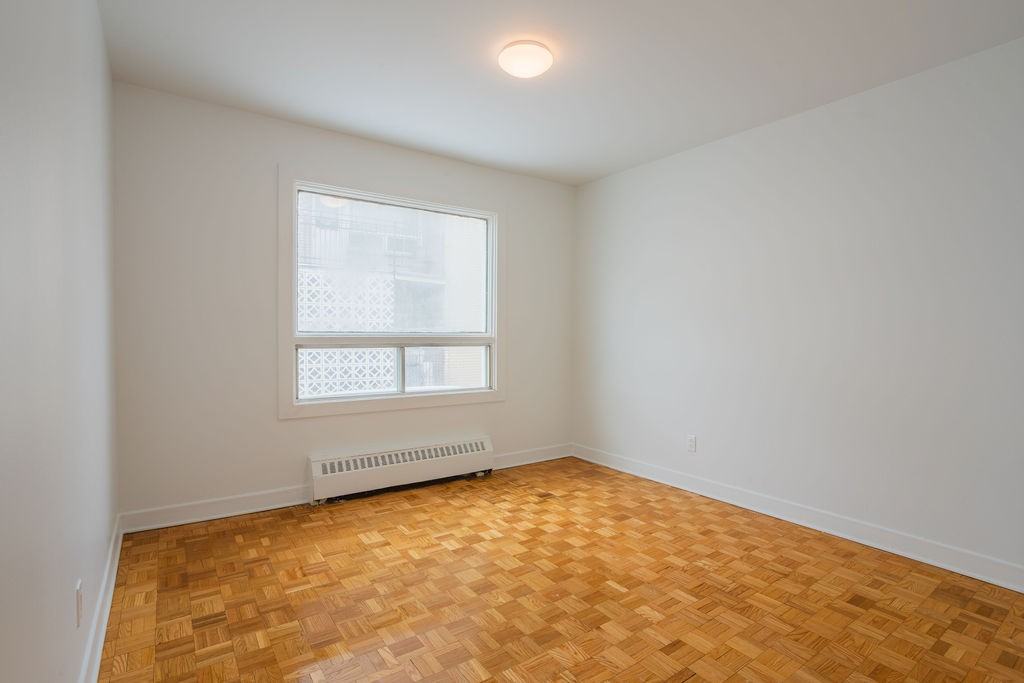 4290-4324 Boul. Métropolitain - Photo 5 of 25