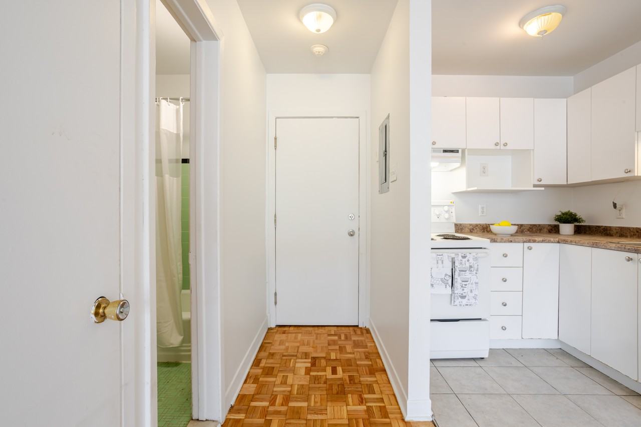 4290-4324 Boul. Métropolitain - Photo 7 of 25