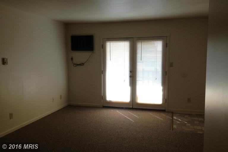 14872 Sherwood Dr - Photo 3 of 6