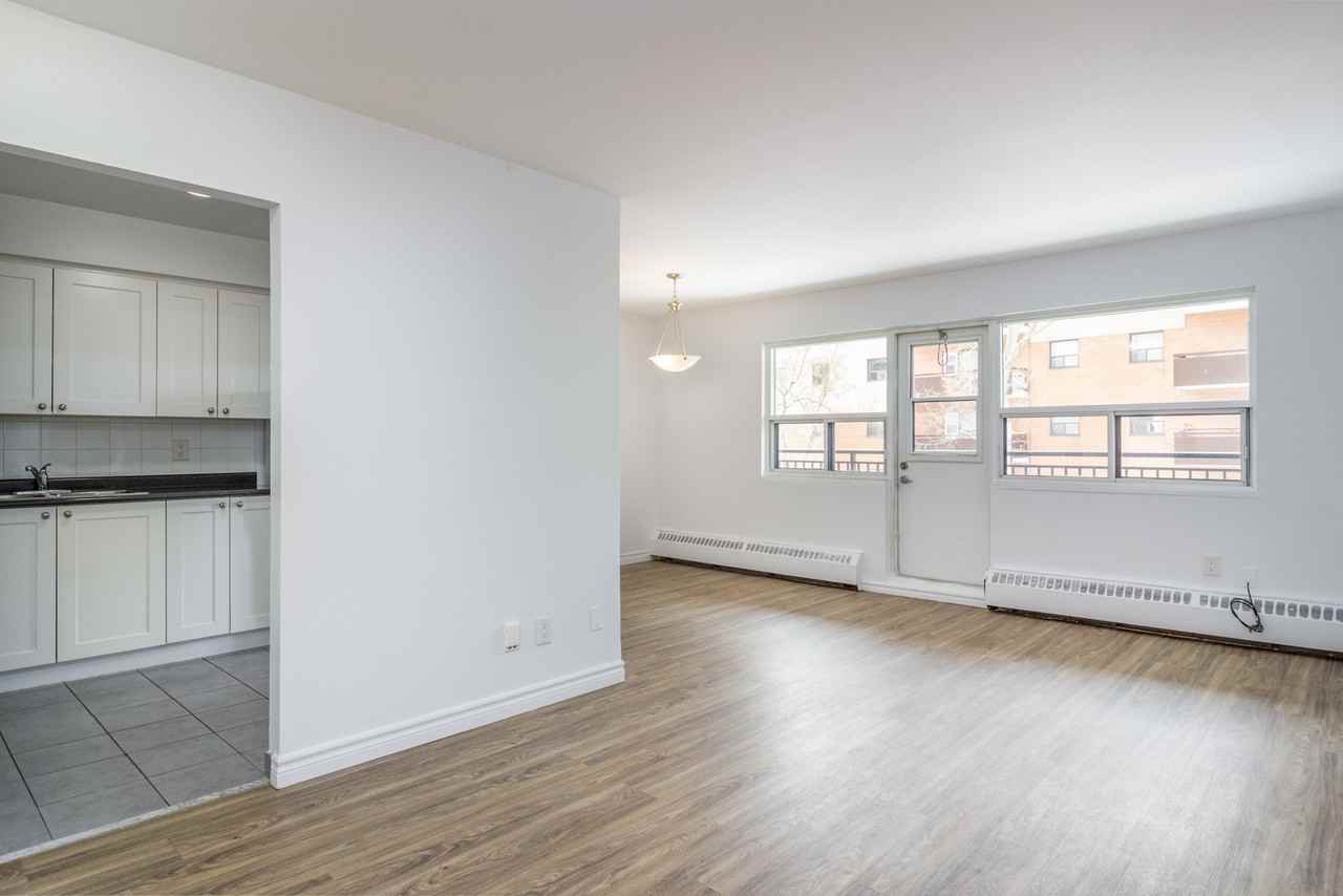 275 North Service Road Apartments - Photo 4 of 8