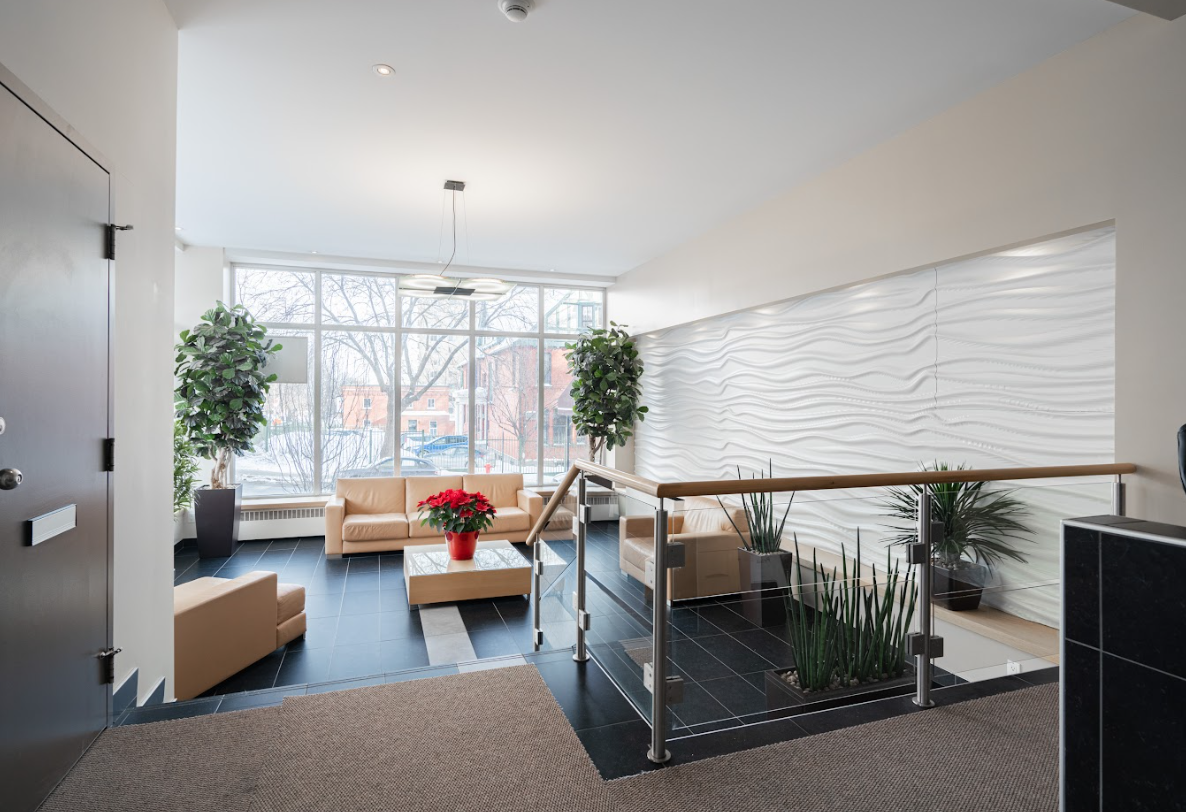 1230 Avenue du Docteur-Penfield - Photo 2 of 15