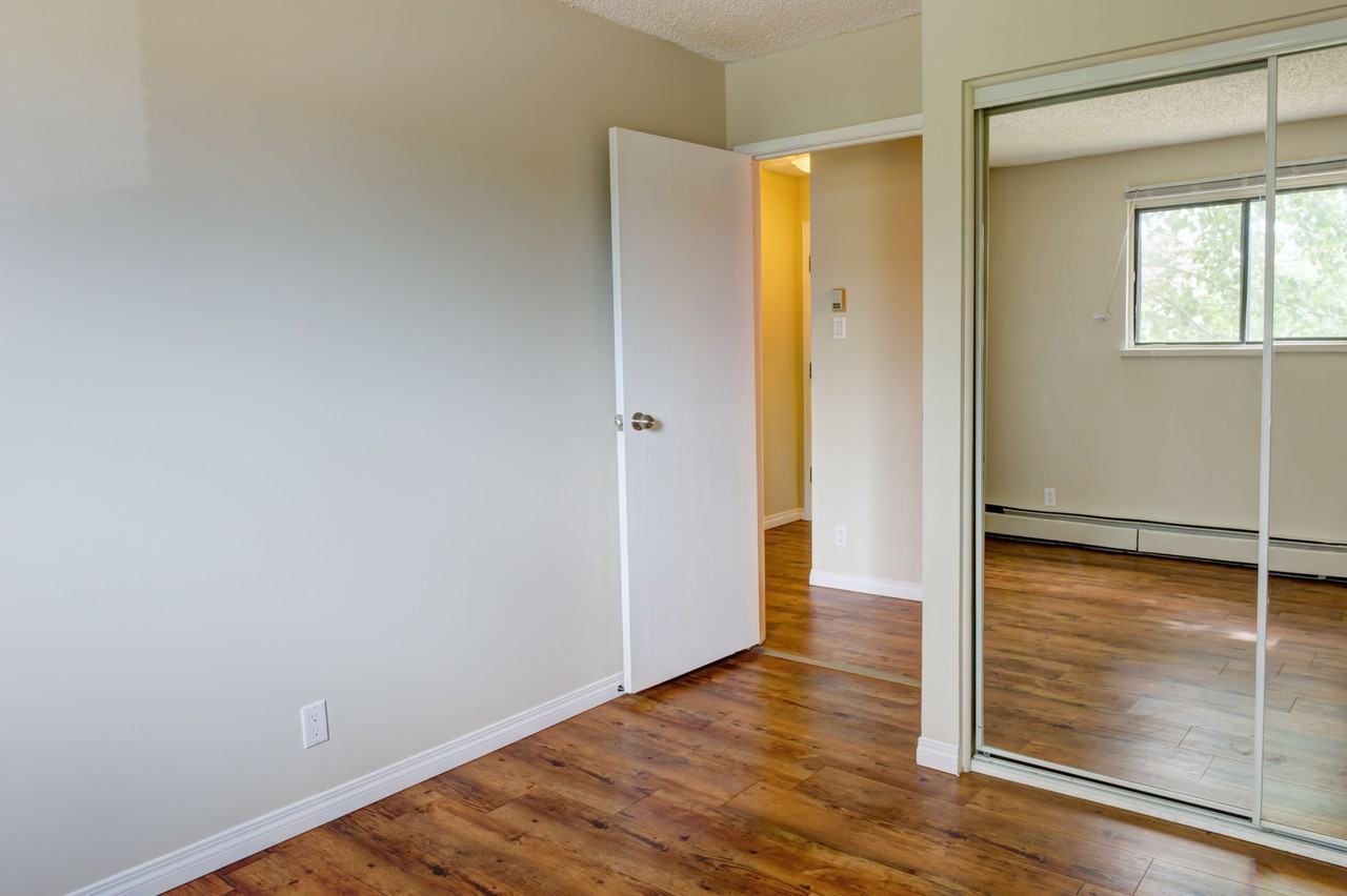 Skyview Apartments - Photo 3 of 4