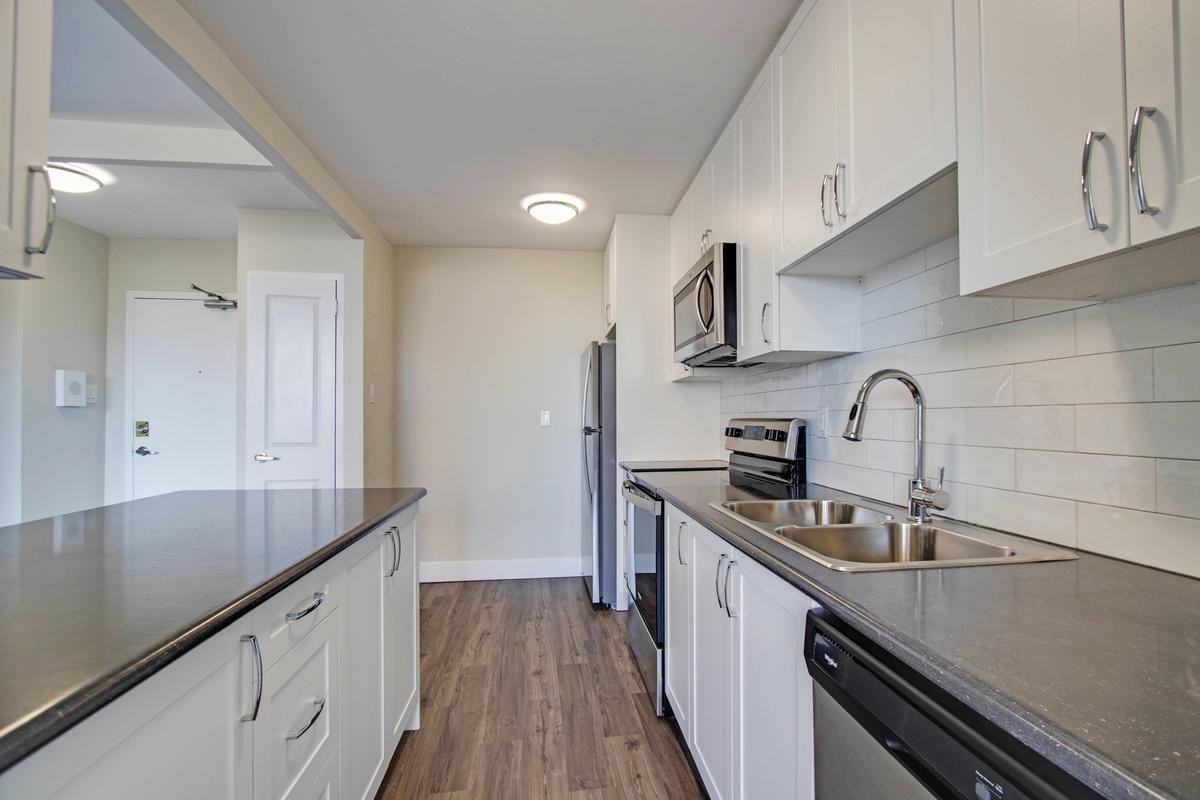 2801 Jane St. - Photo 4 of 16