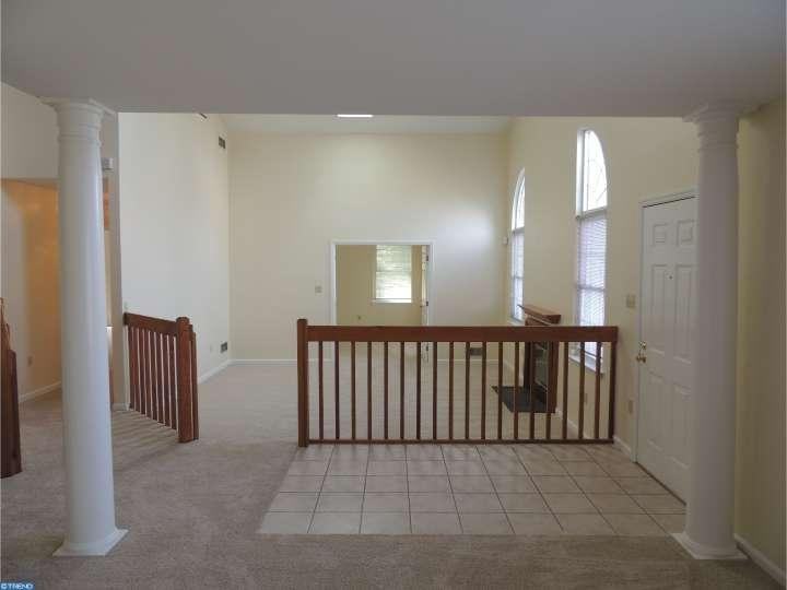 124 Hawthorne Ct - Photo 2 of 23