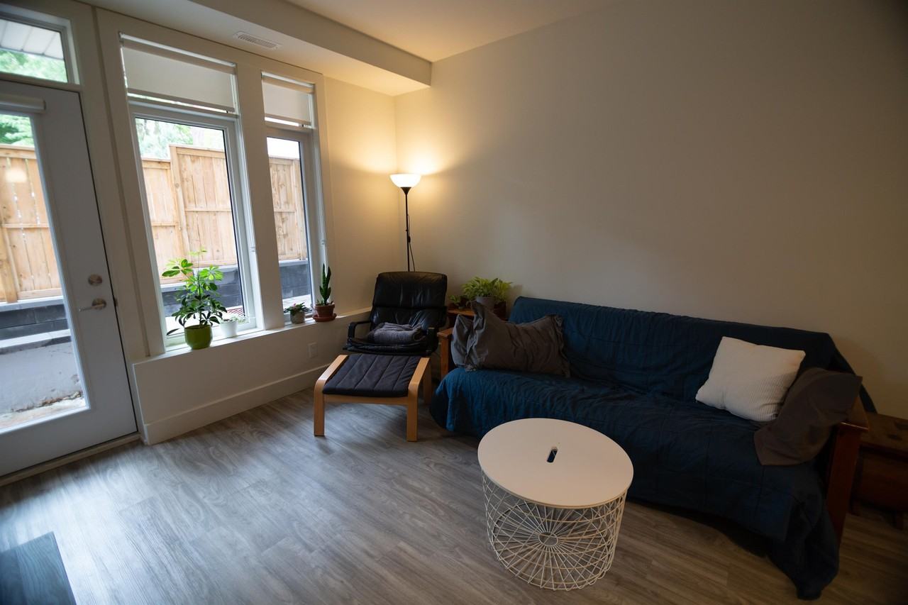 337 Sunnyside Avenue - 302 - Photo 4 of 9