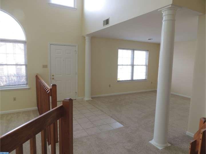 124 Hawthorne Ct - Photo 3 of 23