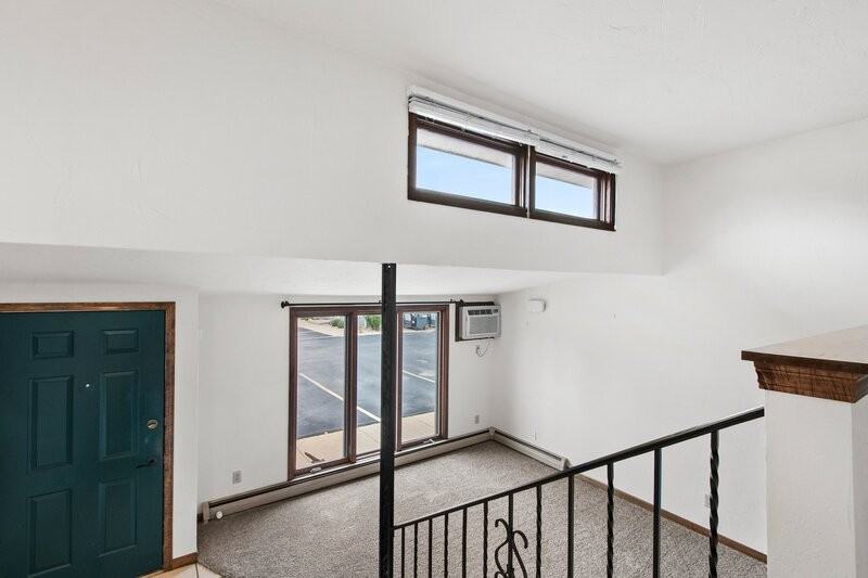 2404 Canter Ln - Photo 5 of 10