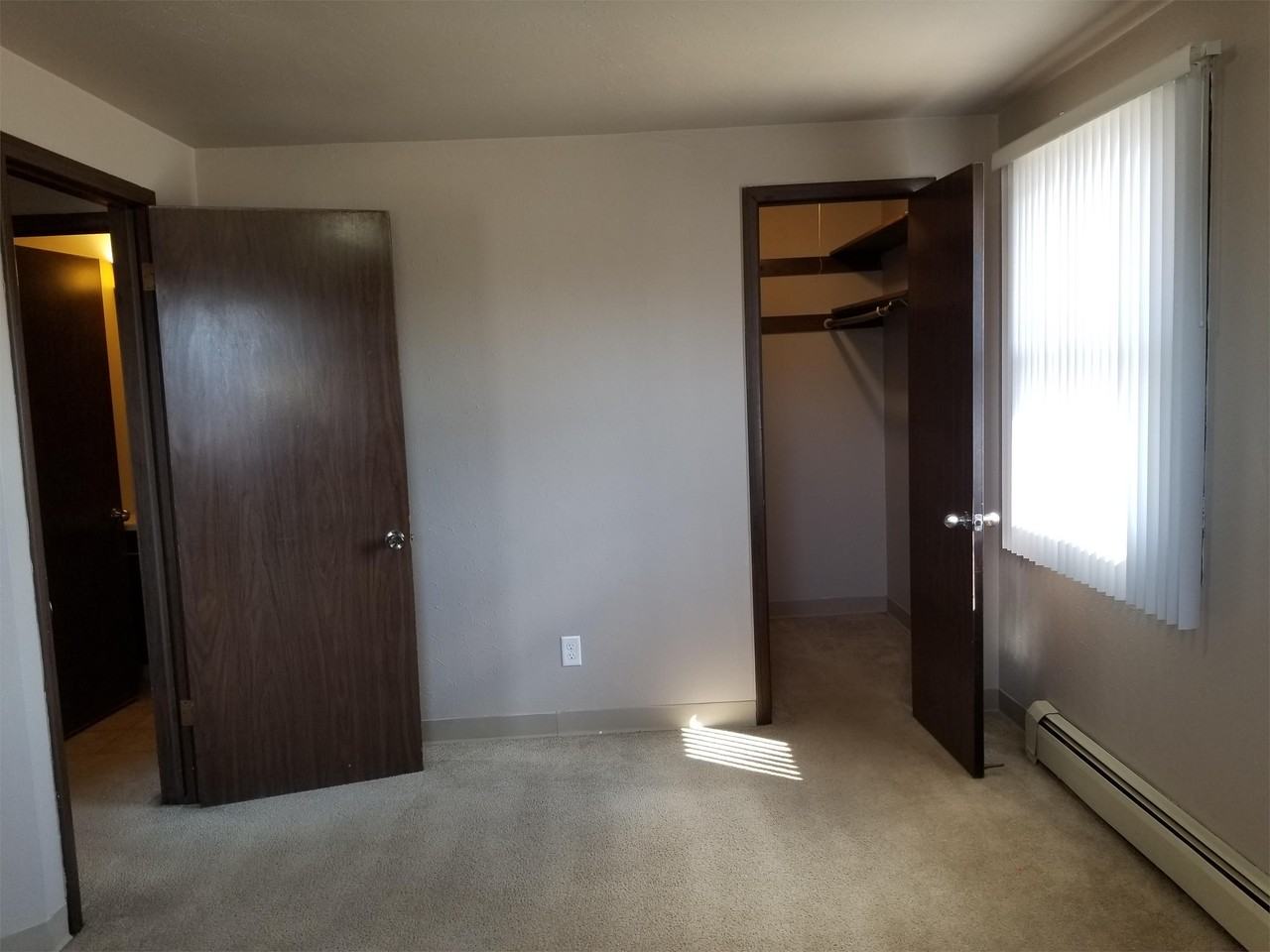 509 Spinnaker Ln - Photo 2 of 11