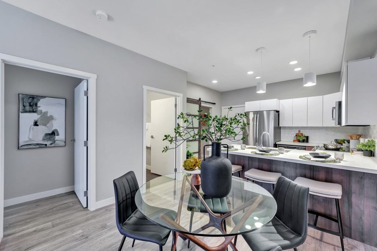 Centennial Court Apartments - Photo 6 of 33