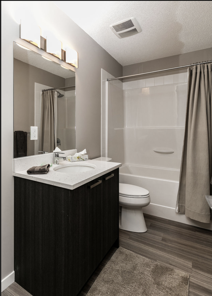 Inglewood 1410 - Photo 7 of 28