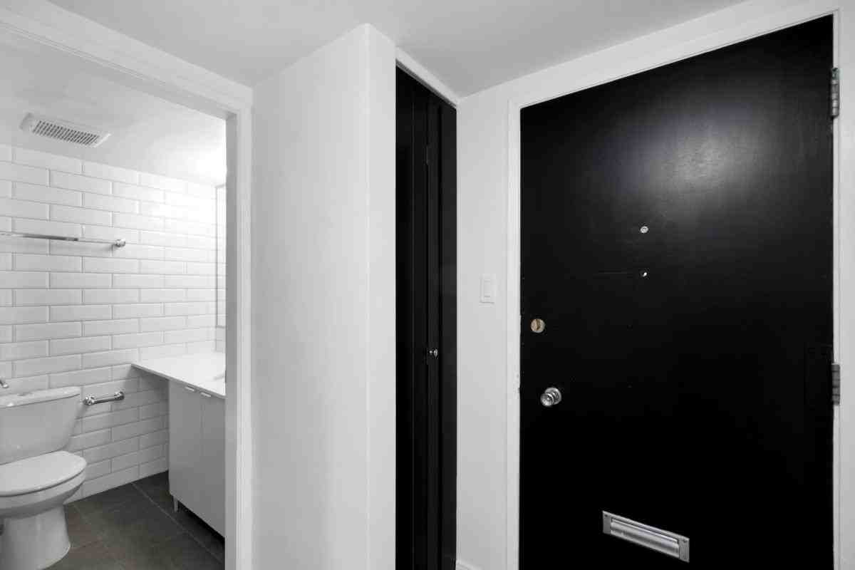 1100 Harwood condos - Photo 6 of 20